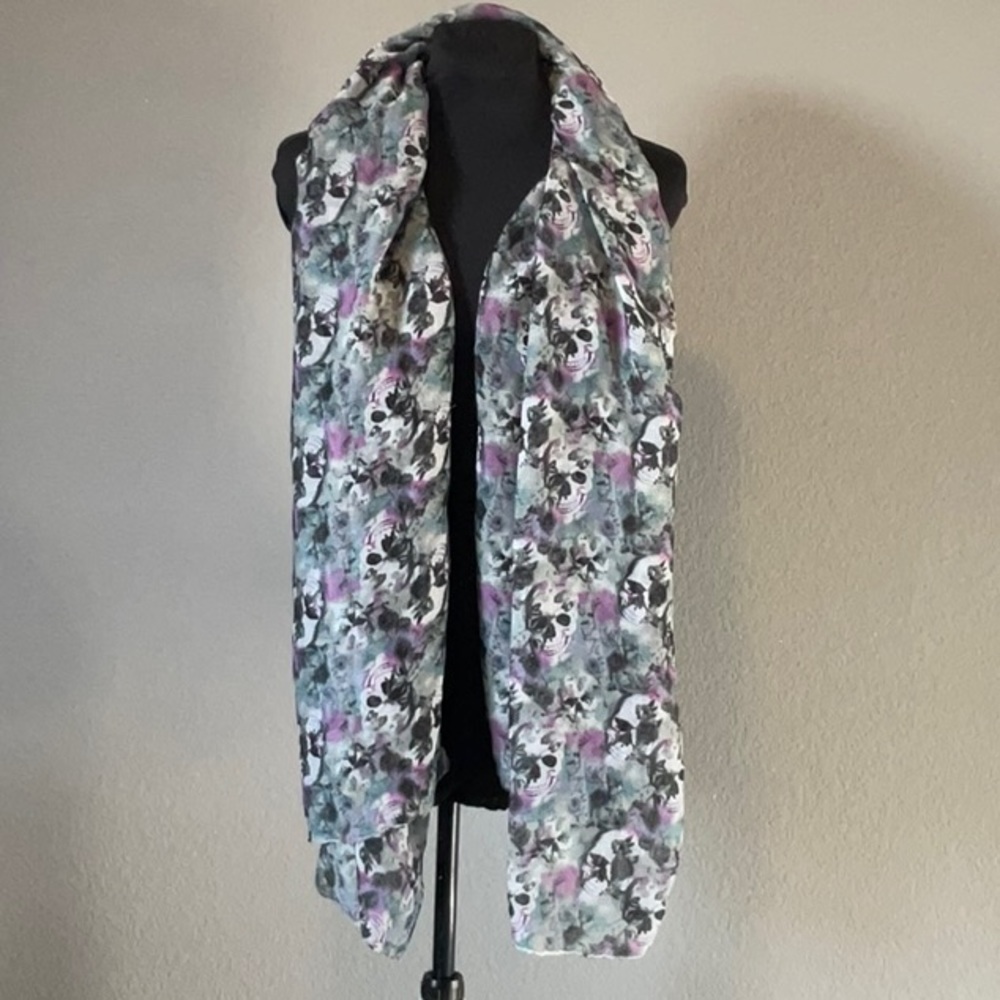 Skull scarf